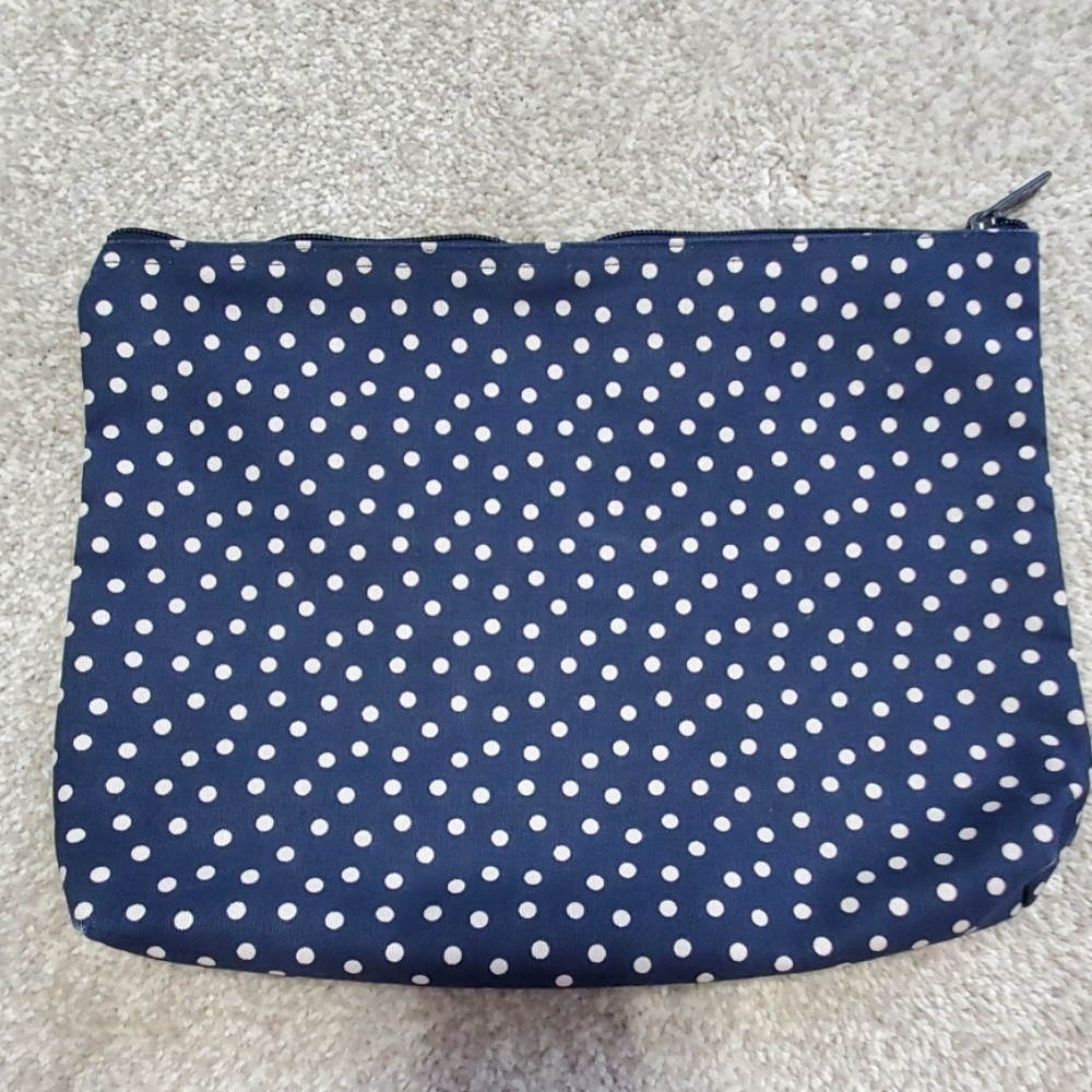 31 Large Zipper Pouch